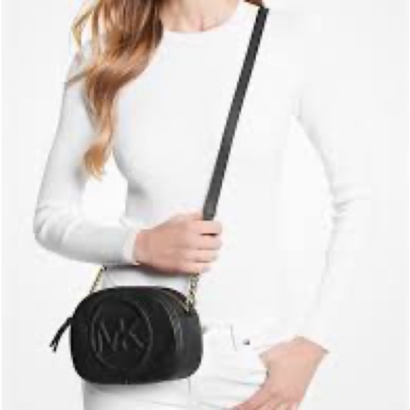 MICHAEL KORS Brynn Small Pebbled Leather Crossbody Bag - Picture 1 of 13